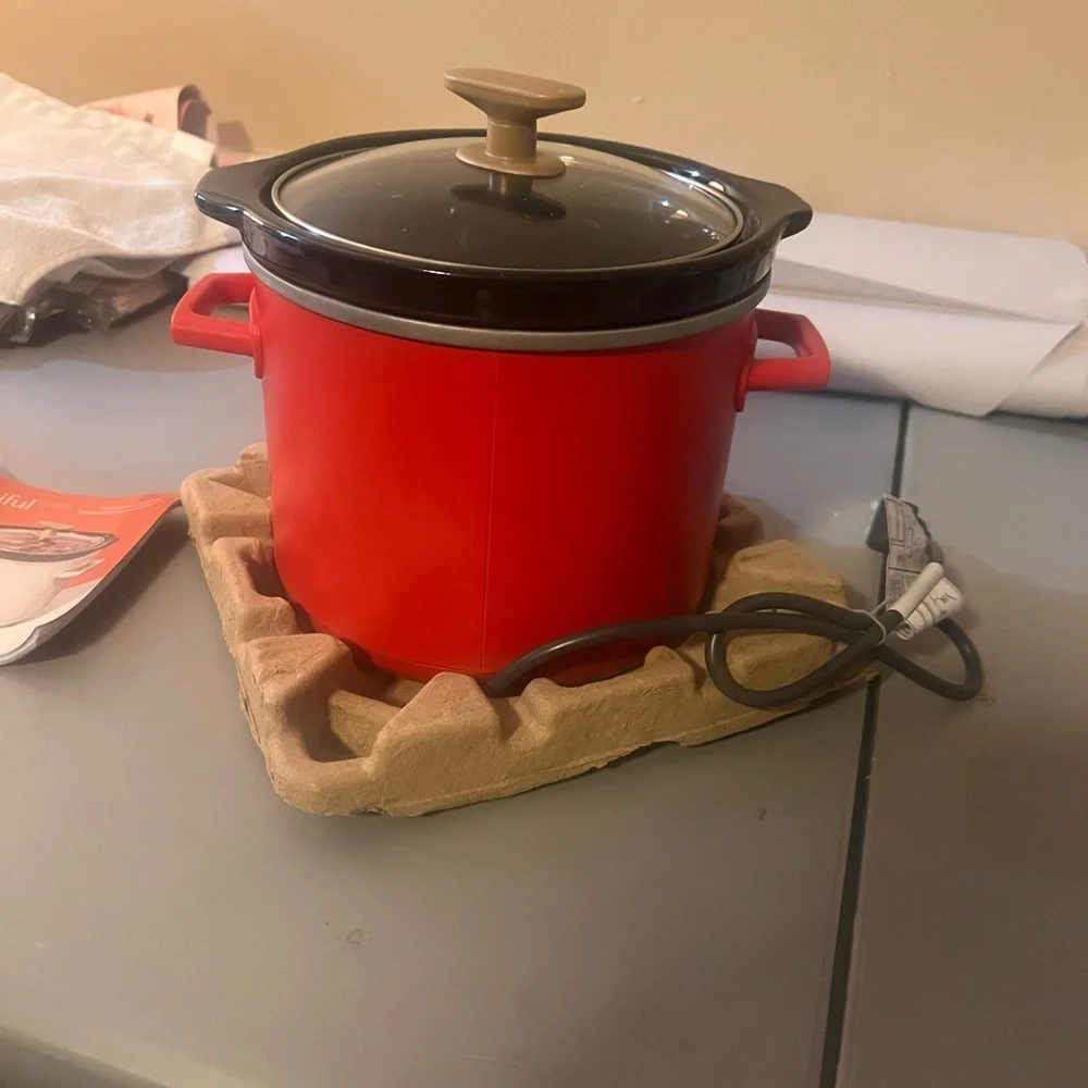 Beautiful Drew Barrymore Red Small Slow Cooker Gold Accent New Without Box